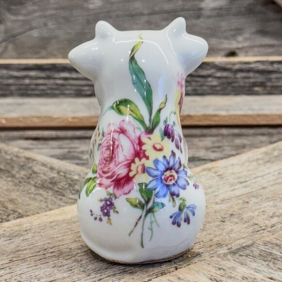 Vintage Nantucket White Porcelain Cow Figurine w/ Spring Bouquet-Gold Accents - Picture 10 of 10